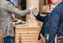 Scăderi de Producție și Exporturi: Industriile Lemnului și Mobilei din Polonia Se Adâncesc în Criză, Contrar Mesajelor Oficiale